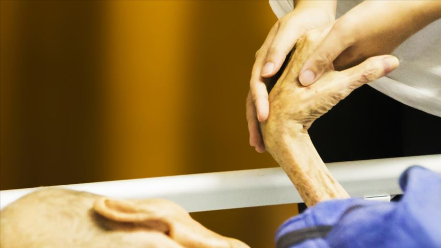 Yunanca "iyi" ve "ölüm" kelimelerinin birleşiminden doğan ötanazi, günümüzde tıp