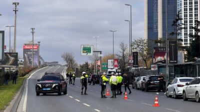 Beşiktaş'ta, Yapı Kredi Plaza önündeki polis noktasına yönelik terör saldırısına
