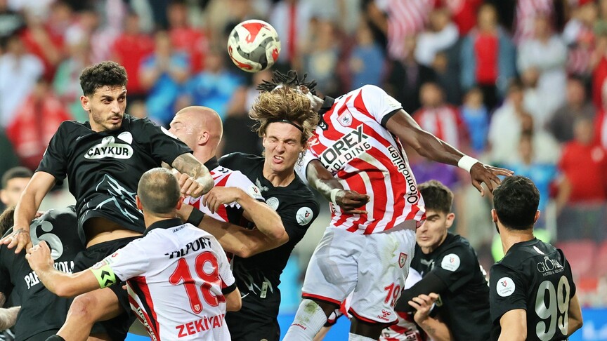 Samsunspor, Trendyol Süper Lig'in 27. haftasından ertelenen maçta yarın deplasmanda