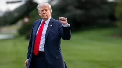 ABD Başkanı Donald Trump, İran hava sahasında düşürülen F-15E savaş