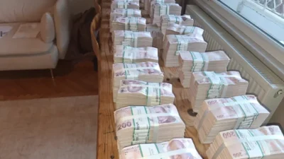 İstanbul merkezli yürütülen büyük bir yolsuzluk soruşturması kapsamında Üsküdar Belediyesinde