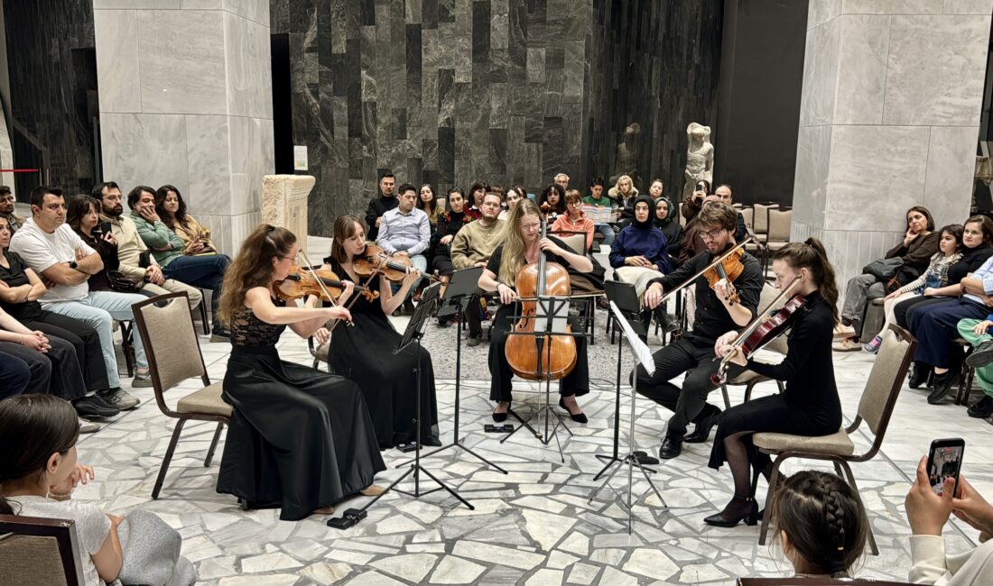 25. Afyonkarahisar Klasik Müzik Festivali'nin dördüncü gününde "Prag Yaylı Çalgılar