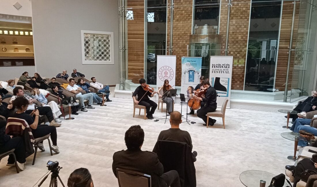 25. Afyonkarahisar Klasik Müzik Festivali'nin altıncı gününde "Suk Quartet" müzikseverlerle