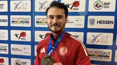 Almanya'nın Frankfurt kentinde düzenlenen Avrupa Karate Şampiyonası'nı erkek katada altın