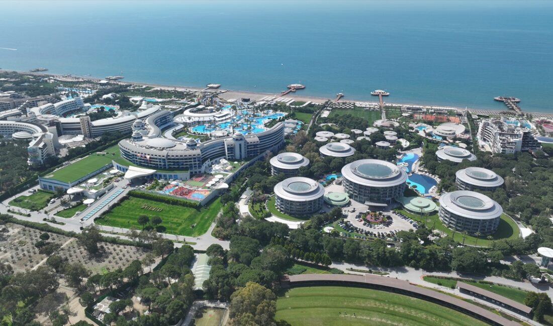 Antalya'da turizm sektörü temsilcileri, sezonun ilk aylarında beklentilerin altında seyreden