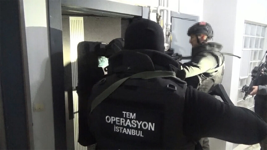 İstanbul merkezli 16 ilde terör örgütü DEAŞ'a yönelik düzenlenen operasyonda