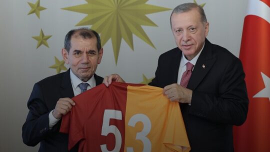 Cumhurbaşkanı Recep Tayyip Erdoğan, Trendyol Süper Lig'de şampiyon olan Galatasaray