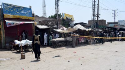 Pakistan'ın kuzeybatısındaki Güney Veziristan bölgesindeki pazarda meydana gelen patlamada 3