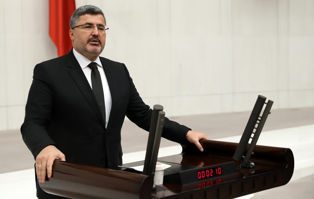 Adalet ve Kalkınma Partisi Afyonkarahisar Milletvekili Ali Özkaya, Van'ın Saray