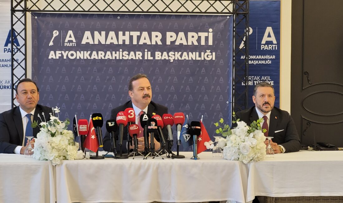 Anahtar Parti Genel Başkanı Yavuz Ağıralioğlu, yaptığı konuşmada siyasette kullanılan