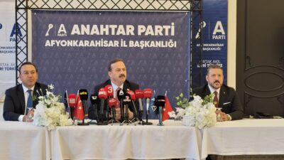Anahtar Parti Genel Başkanı Yavuz Ağıralioğlu, yaptığı konuşmada siyasette kullanılan