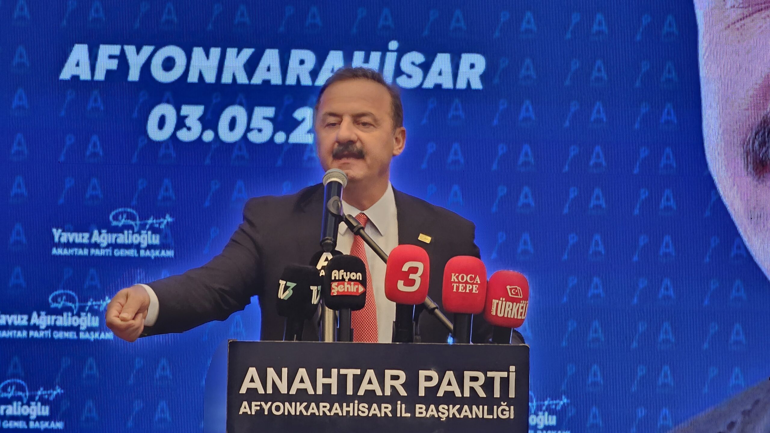 Anahtar Parti Genel Başkanı Yavuz Ağıralioğlu, gerçekleştirdiği konuşmada Türk siyasetinin