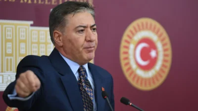 CHP Genel Merkezi önünde yaşanan taşlı, şişeli arbedenin ve emniyet