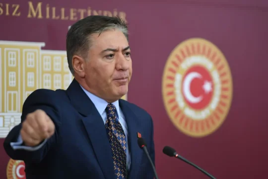 CHP Genel Merkezi önünde yaşanan taşlı, şişeli arbedenin ve emniyet