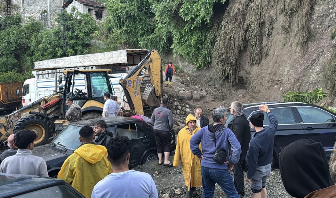Hatay'ın merkez Antakya ilçesinde sağanak nedeniyle çöken evdeki 1 kişi