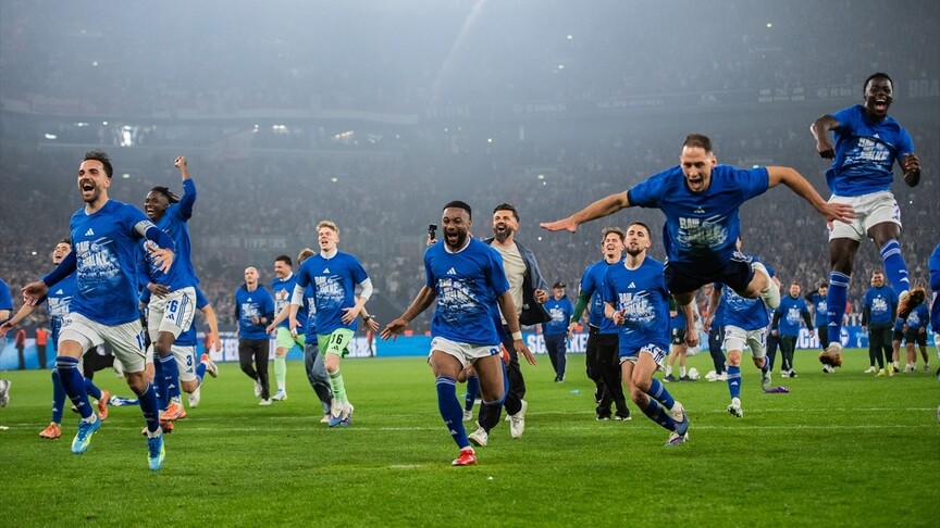 Milli futbolcu Kenan Karaman'ın attığı golle Schalke 04, Bundesliga'ya yükseldi.