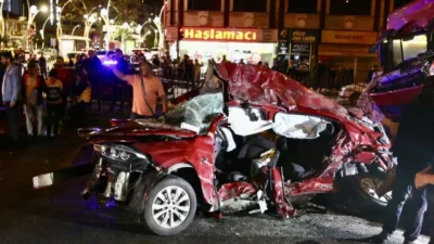 Giresun'da Karadeniz Sahil Yolu üzerinde meydana gelen zincirleme trafik kazasında