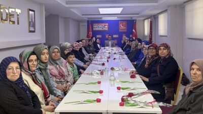 Saadet Partisi Afyonkarahisar İl Başkanı Beytullah Karataş, partisinin kadın kolları