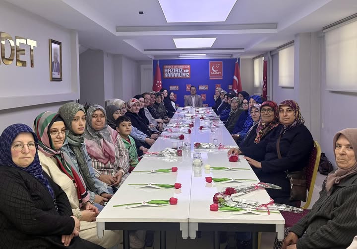 Saadet Partisi Afyonkarahisar İl Başkanı Beytullah Karataş, partisinin kadın kolları