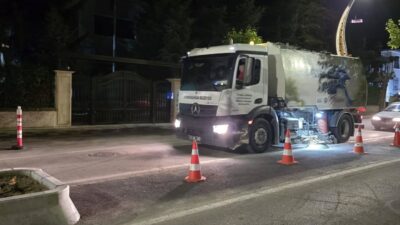 Afyonkarahisar Belediyesi Temizlik İşleri Müdürlüğü ekipleri, yaklaşan Kurban Bayramı öncesinde