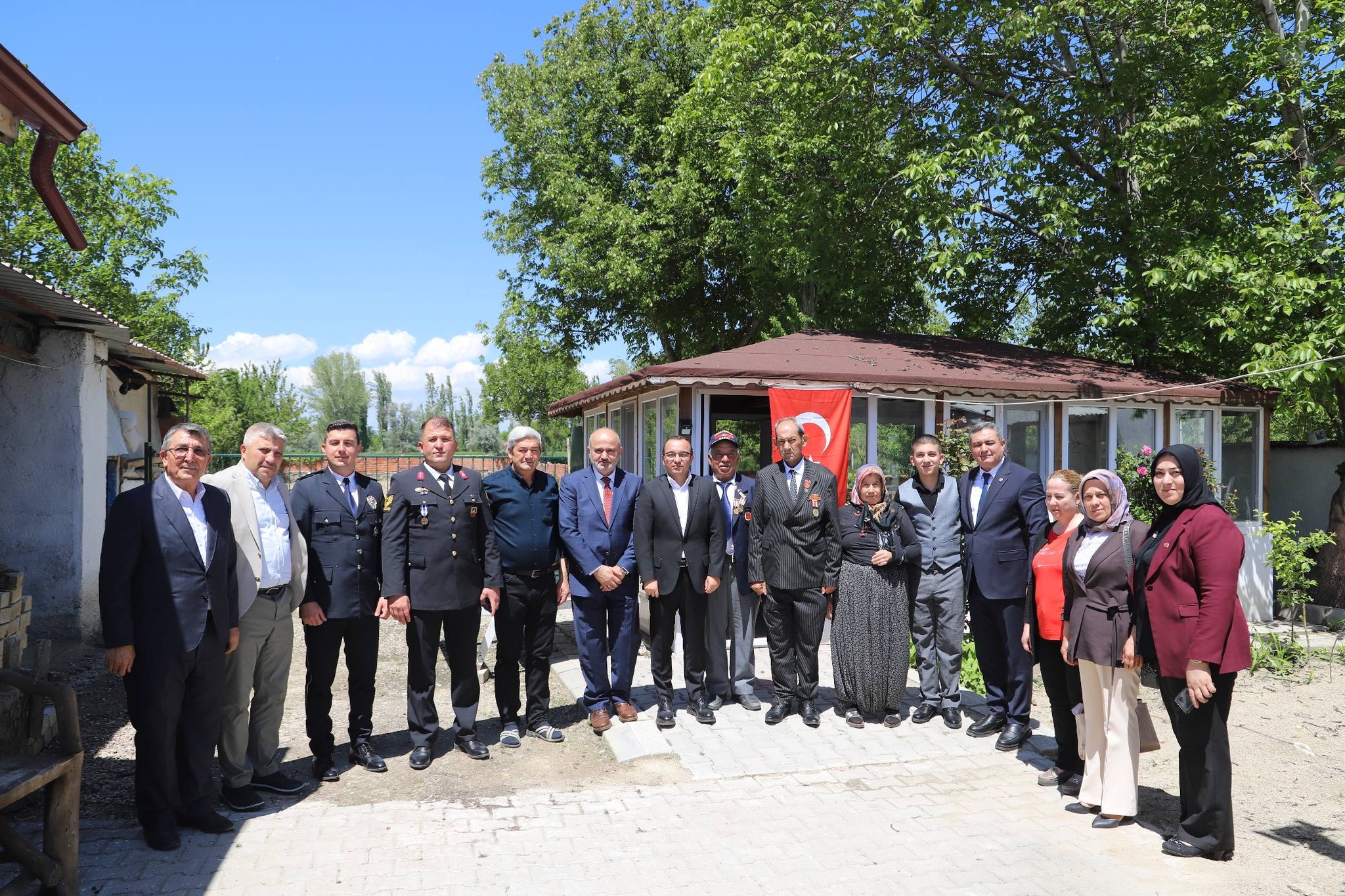 Afyonkarahisar’ın Çobanlar ilçesinde Kurban Bayramı dolayısıyla anlamlı bir ziyaret gerçekleştirildi.