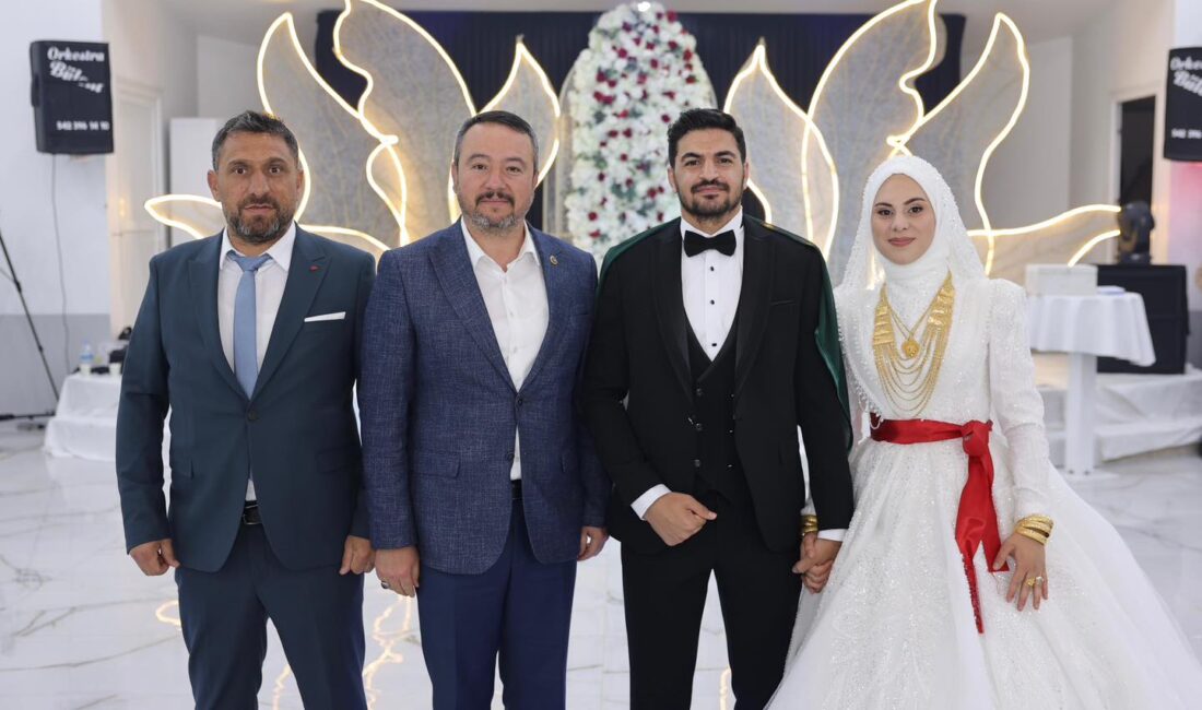 Sandıklı Belediye Başkanı Adnan Öztaş, hafta sonu mesaisini ilçede düzenlenen