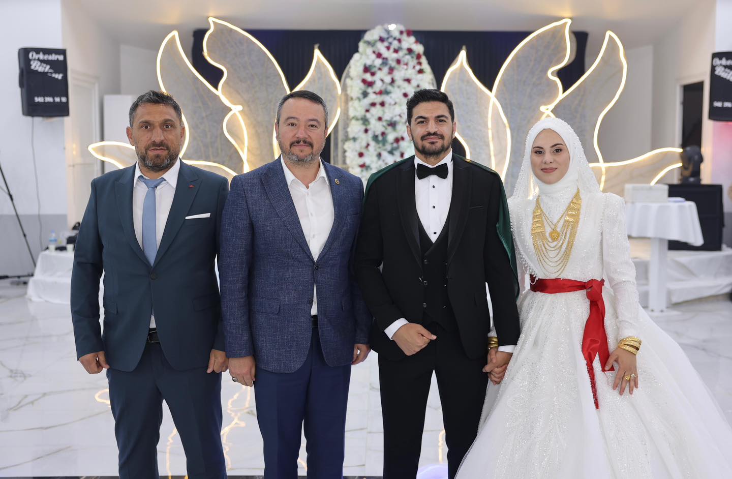 Sandıklı Belediye Başkanı Adnan Öztaş, hafta sonu mesaisini ilçede düzenlenen