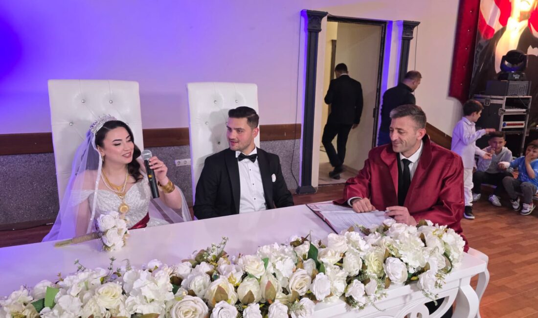Sinanpaşa, tarihi günlerinden birine daha tanıklık ederek iki köklü ailenin