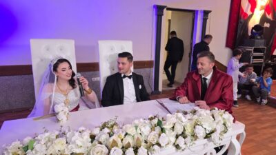 Sinanpaşa, tarihi günlerinden birine daha tanıklık ederek iki köklü ailenin