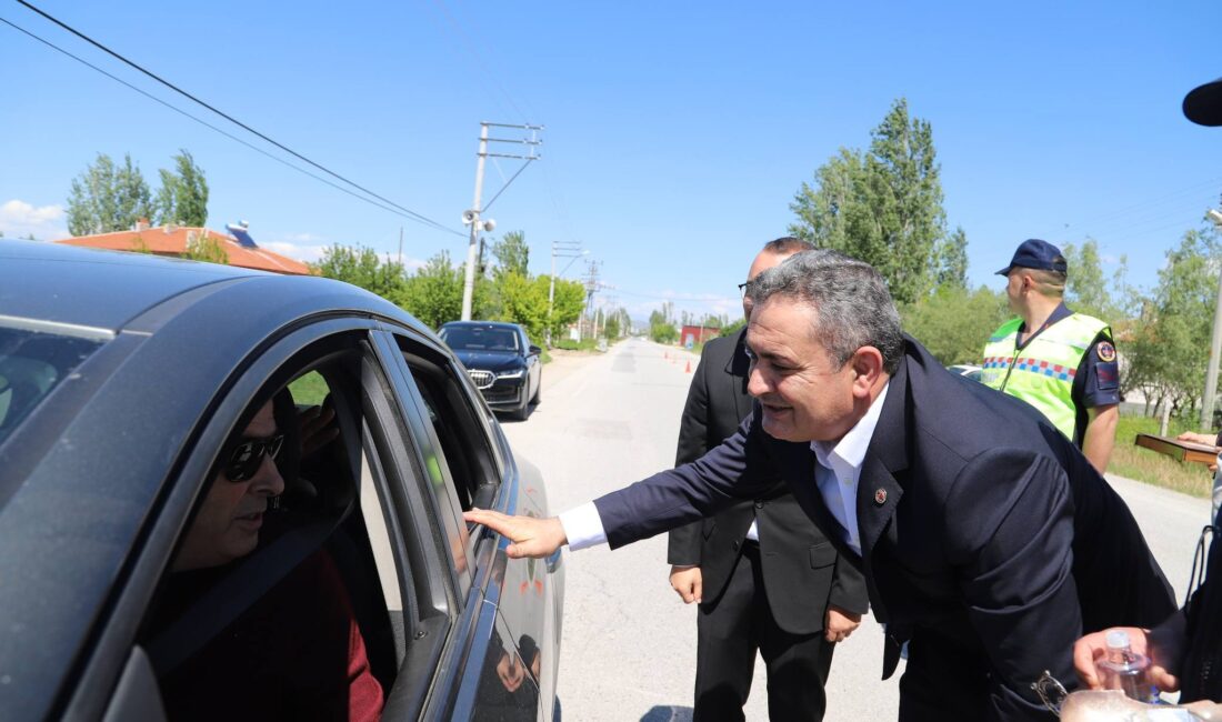 Afyonkarahisar’ın Çobanlar ilçesinde Kurban Bayramı dolayısıyla gerçekleştirilen saha ziyaretleri, yol