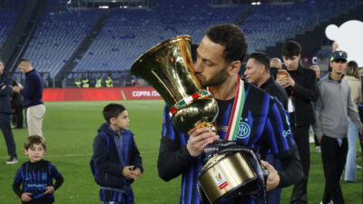 Futbolda İtalya Kupası finalinde Inter, Lazio'yu 2-0 yenerek kupayı kazandı.