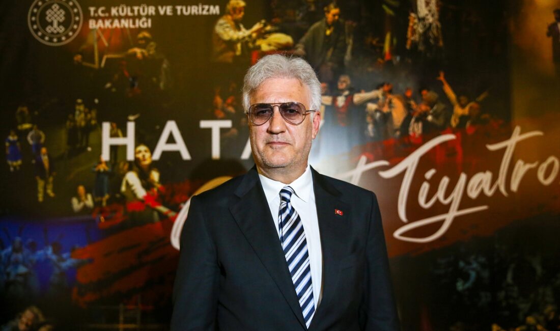 Devlet Tiyatroları Genel Müdürü Tamer Karadağlı, "Devlet Tiyatroları tarihinde ilk