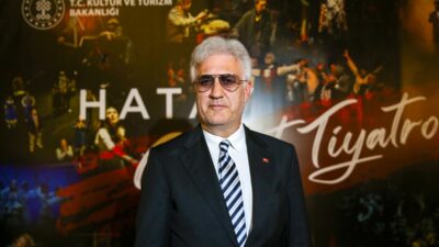 Devlet Tiyatroları Genel Müdürü Tamer Karadağlı, "Devlet Tiyatroları tarihinde ilk