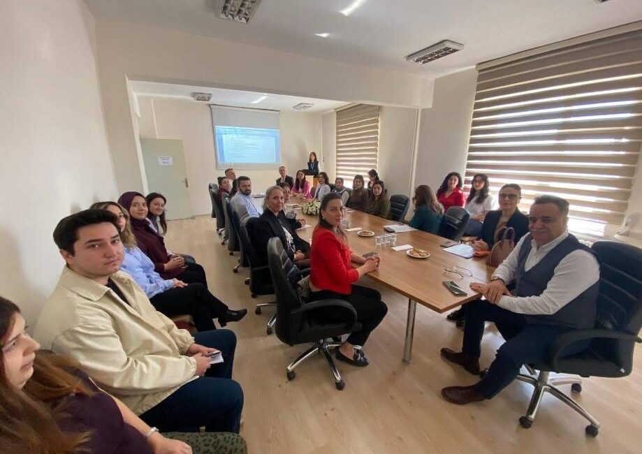 Afyonkarahisar Sağlık Bilimleri Üniversitesi (AFSÜ) bünyesinde kurumsal akreditasyon programı çalışmaları