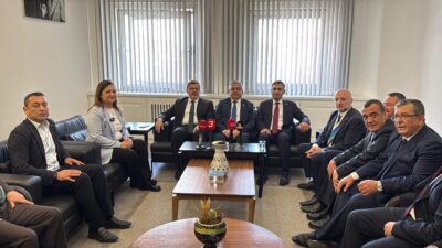 AK Parti Afyonkarahisar milletvekilleri ve il başkanından oluşan heyet, partilerine