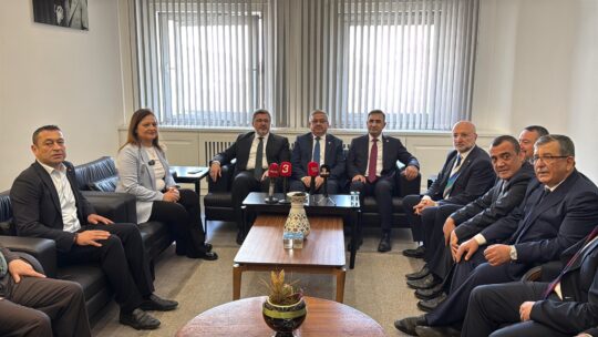 AK Parti Afyonkarahisar milletvekilleri ve il başkanından oluşan heyet, partilerine