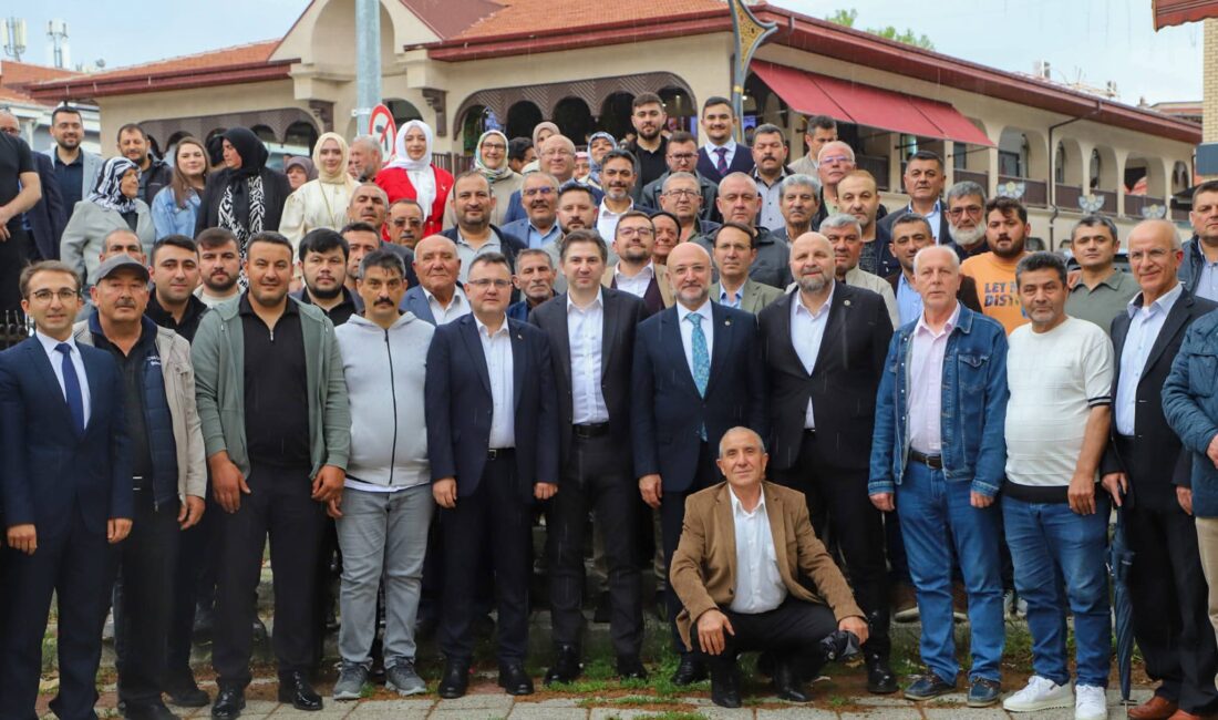 AK Parti Afyonkarahisar İl Başkanlığı’nca düzenlenen Kurban Bayramı bayramlaşma programları