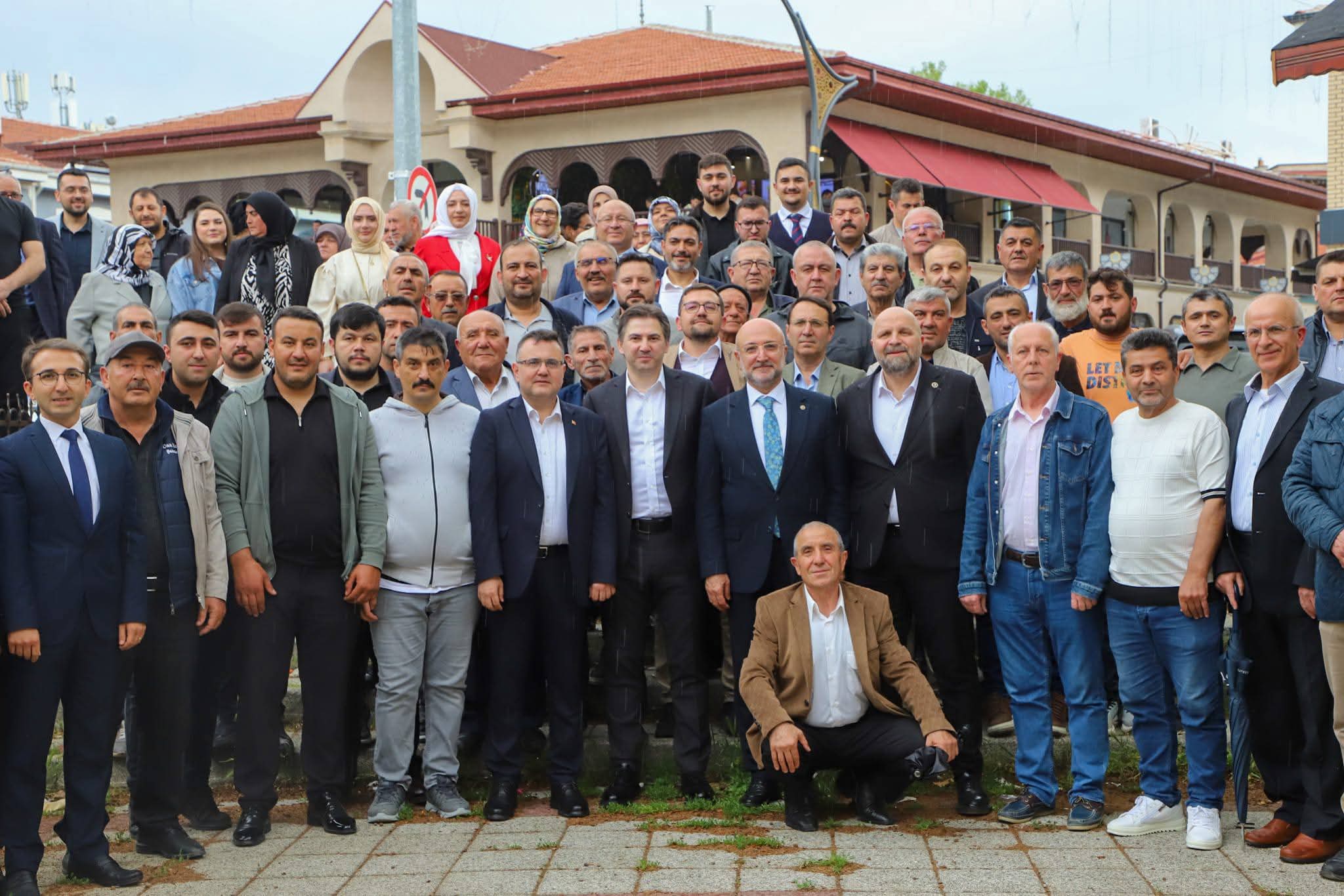AK Parti Afyonkarahisar İl Başkanlığı’nca düzenlenen Kurban Bayramı bayramlaşma programları