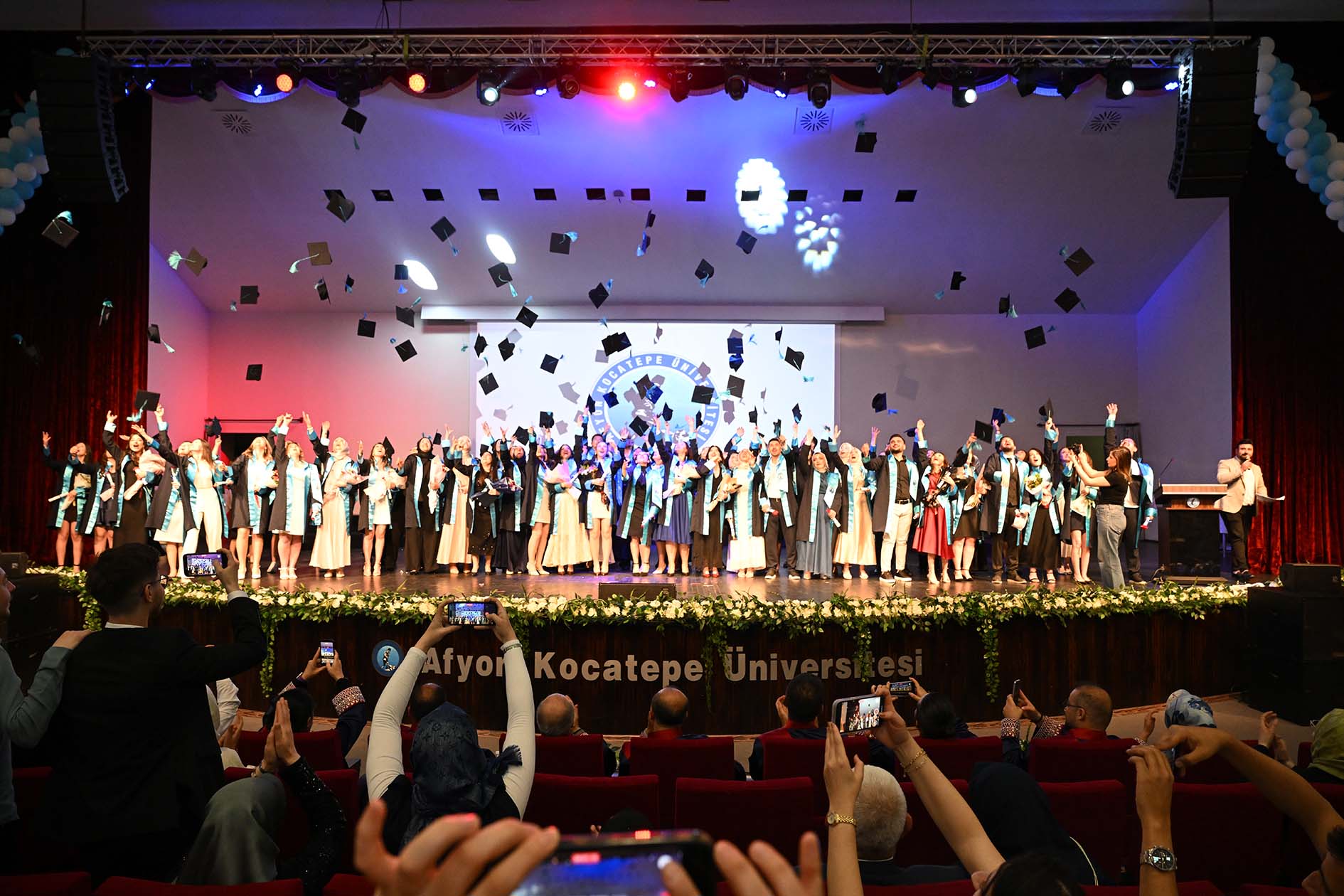 Afyon Kocatepe Üniversitesinin (AKÜ) 2025-2026 akademik yılı mezuniyet törenleri Eğitim