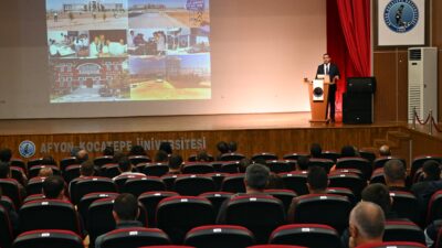 Afyon Kocatepe Üniversitesi (AKÜ) idari personeline “Protokol ve Görgü Kuralları”