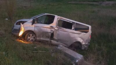 Afyonkarahisar'da minibüs ile otomobilin çarpışması sonucu meydana gelen trafik kazasında