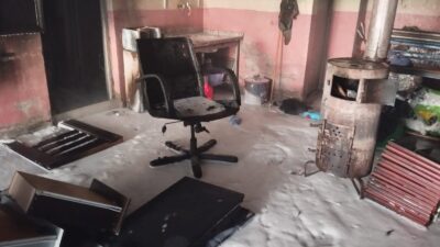 Gümüşhane’nin Kelkit ilçesinde, babasına ait iş yerindeki sobayı tiner kullanarak