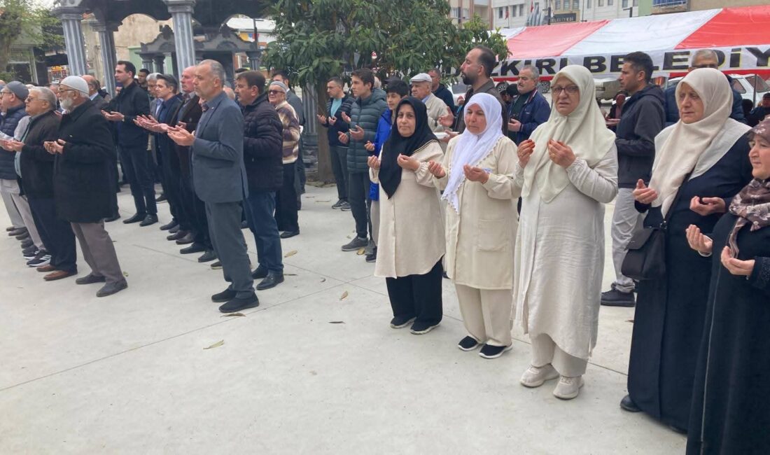 Afyonkarahisar'ın Dazkırı ilçesinde çifte mutluluk bir arada yaşandı; Kur'an kursu