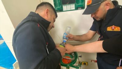 Kendi imkanlarıyla çıkaramadığı yüzük kabusu oldu; parmağı şişen vatandaş çareyi