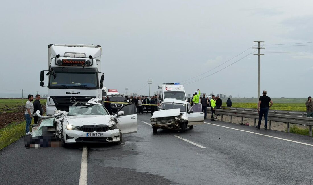 Şanlıurfa’nın Siverek ilçesinde üç aracın karıştığı şiddetli zincirleme trafik kazasında