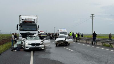 Şanlıurfa’nın Siverek ilçesinde üç aracın karıştığı şiddetli zincirleme trafik kazasında