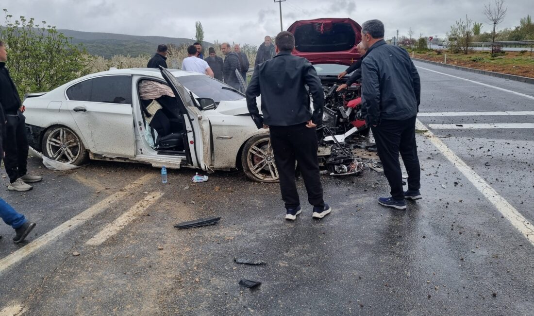 Konya’nın Akşehir ilçesinde, Afyonkarahisar-Konya kara yolu üzerinde sağanak yağışın etkisiyle