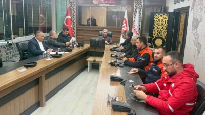 Afyonkarahisar genelinde pazar günü (3 Mayıs) başlayıp gece boyu etkisini