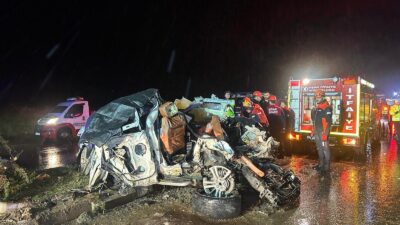 Uşak-İzmir kara yolunda meydana gelen ve 7 aracın karıştığı feci
