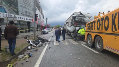 Bursa'nın Orhangazi ilçesinde sabah saatlerinde meydana gelen feci kazada, bir